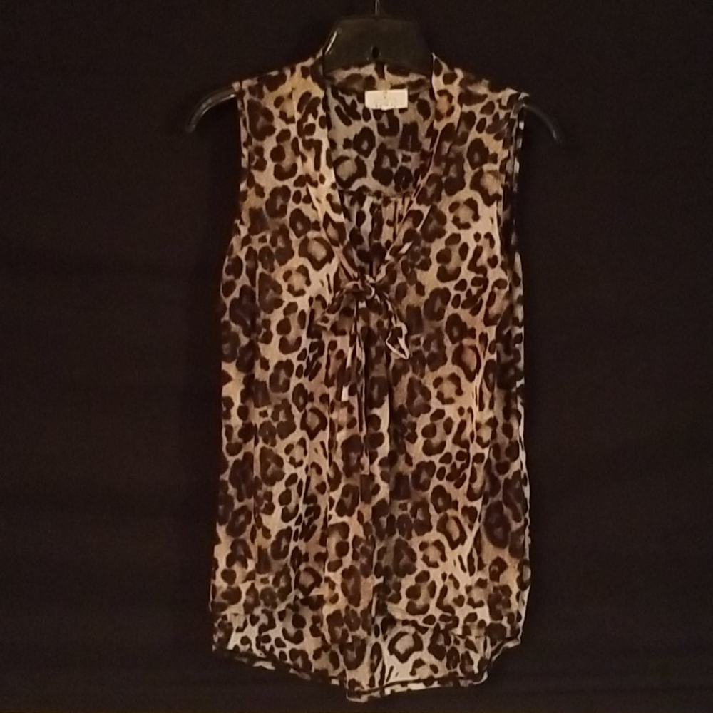 Leopard print top